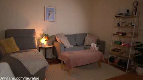 Laura Lee. online show from 05.02.26
