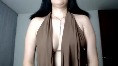 Snapshot of laura_pervert_ chatting on 05.17.26 Laura online show from 05.17.26