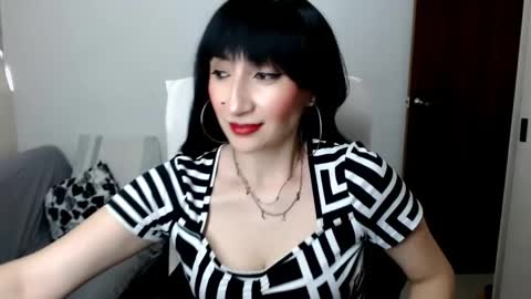 Snapshot of laura_pervert_ chatting on 06.02.26 Laura online show from 06.02.26