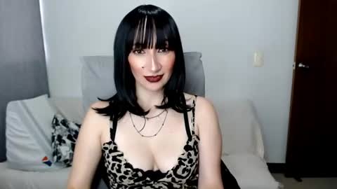 Snapshot of laura_pervert_ chatting on 07.23.26 Laura online show from 07.23.26