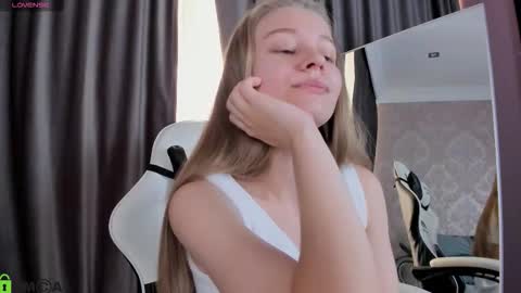 Laura online show from 09.14.25