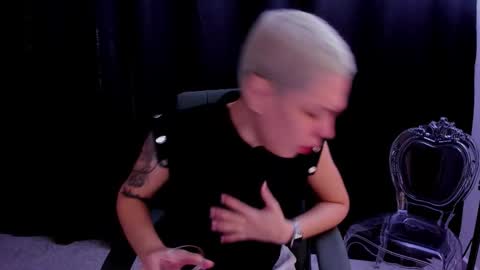 Laura Rose online show from 09.17.25