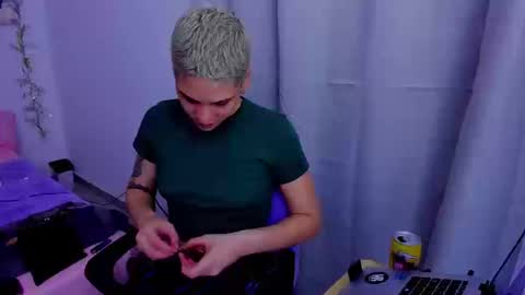 Laura Rose online show from 09.23.25