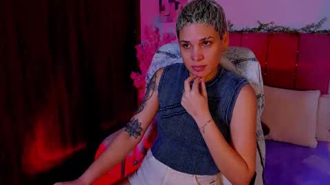 Laura Rose online show from 10.17.25