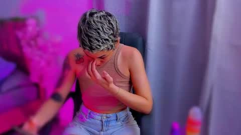 Laura Rose online show from 11.20.25