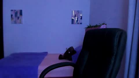 Laura Rose online show from 12.15.25