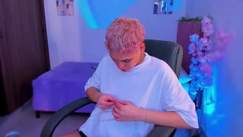 Laura Rose online show from 12.18.25