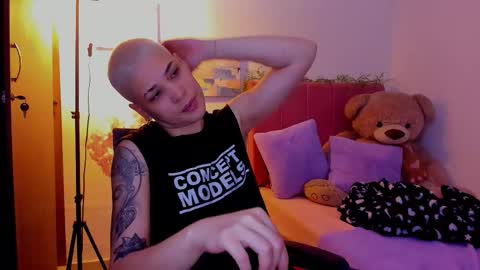 Snapshot of laura_r23 chatting on 03.24.26 Laura Rose online show from 03.24.26