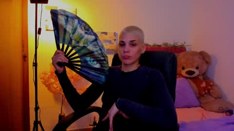 Snapshot of laura_r23 chatting on 04.02.26 Laura Rose online show from 04.02.26
