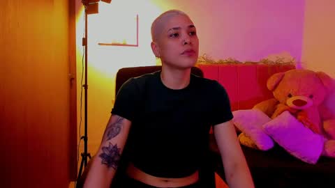 Snapshot of laura_r23 chatting on 04.03.26 Laura Rose online show from 04.03.26