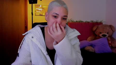 Snapshot of laura_r23 chatting on 04.05.26 Laura Rose online show from 04.05.26
