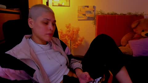 Snapshot of laura_r23 chatting on 04.06.26 Laura Rose online show from 04.06.26