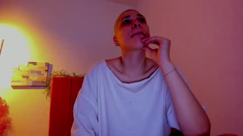 Snapshot of laura_r23 chatting on 04.20.26 Laura Rose online show from 04.20.26