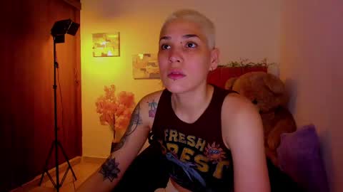 Snapshot of laura_r23 chatting on 04.21.26 Laura Rose online show from 04.21.26