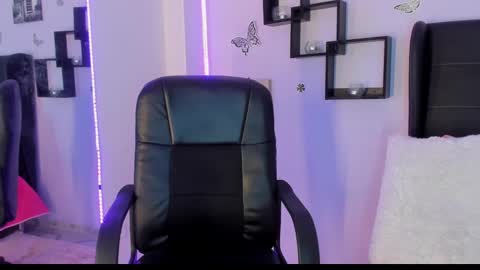 Snapshot of laurablue_ chatting on 02.07.25 Laura Blue online show from 02.07.25