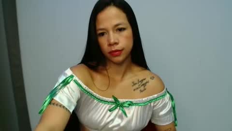 lauracb          online show from 04.16.26