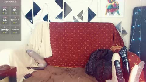 Snapshot of lauracrystall chatting on 02.18.25 LauraCrystall online show from 02.18.25