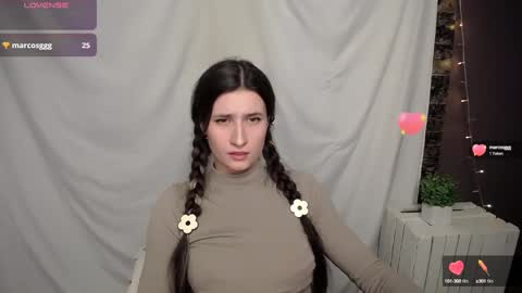 Snapshot of lauradre_ chatting on 12.03.24 Laura online show from 12.03.24