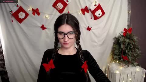 Snapshot of lauradre_ chatting on 12.13.24 Laura online show from 12.13.24