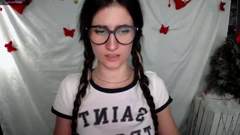 Snapshot of lauradre_ chatting on 01.03.25 Laura online show from 01.03.25