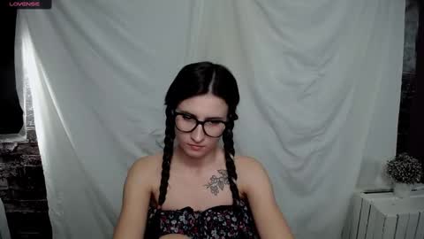 Snapshot of lauradre_ chatting on 01.23.25 Laura online show from 01.23.25