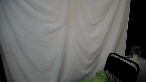 Snapshot of lauradre_ chatting on 02.13.25 Laura online show from 02.13.25