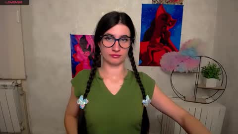 Snapshot of lauradre_ chatting on 11.10.25 Laura online show from 11.10.25