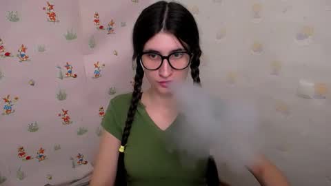 Snapshot of lauradre_ chatting on 12.04.25 Laura online show from 12.04.25