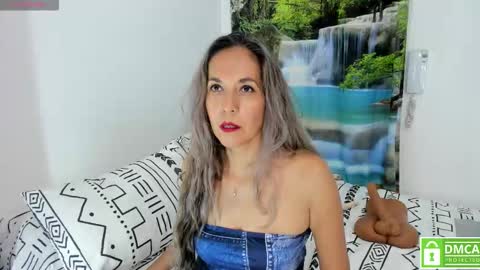 Laura online show from 01.11.26