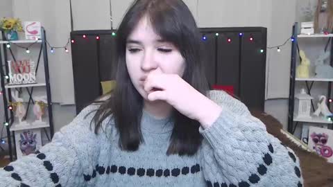 LauraHlot online show from 01.30.25