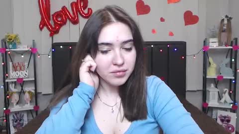 LauraHlot online show from 02.12.25