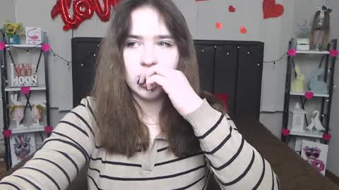 LauraHlot online show from 02.19.25