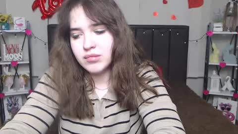 LauraHlot online show from 02.20.25