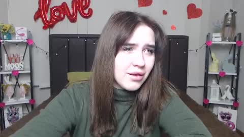 LauraHlot online show from 02.21.25