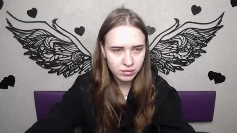 LauraHlot online show from 10.04.25