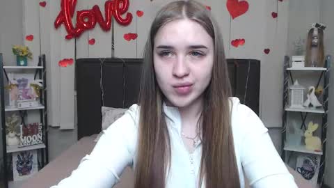 LauraHlot online show from 03.18.26