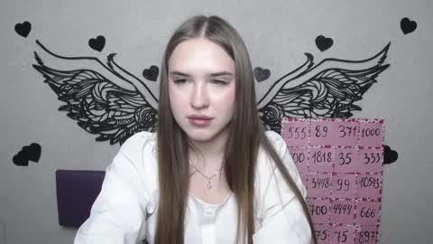 LauraHlot online show from 04.16.26