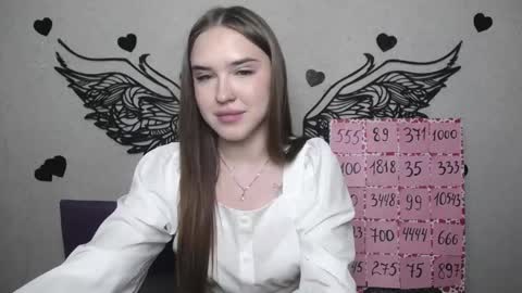 LauraHlot online show from 04.16.26