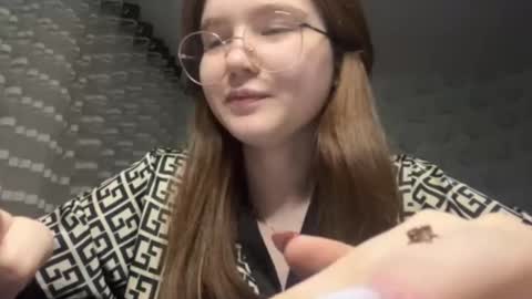 Karen online show from 03.17.26