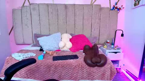 lauraltt online show from 12.18.25