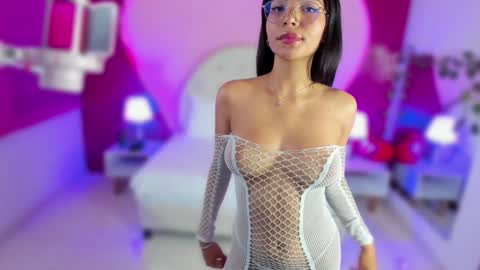 Laura MartinGMT-5 2200-0600 online show from 01.12.25