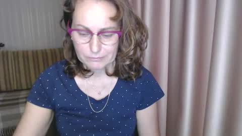 Lauraoven1 online show from 12.21.24