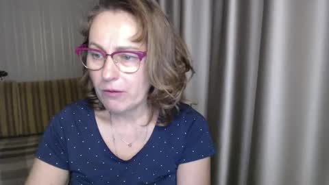 Lauraoven1 online show from 12.21.24