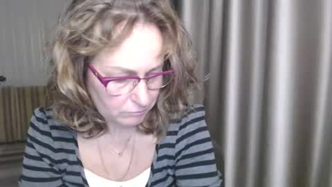 Lauraoven1 online show from 12.22.24