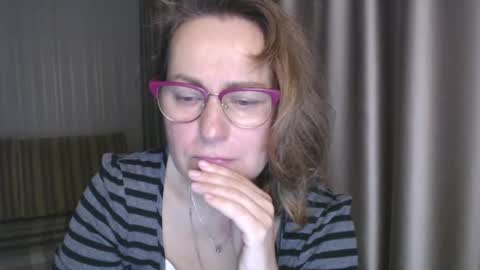 Lauraoven1 online show from 12.23.24