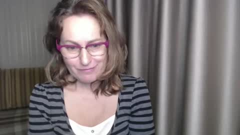 Lauraoven1 online show from 12.24.24