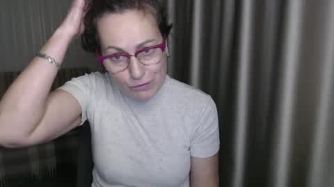 Lauraoven1 online show from 01.13.25