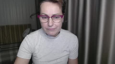 Lauraoven1 online show from 01.14.25