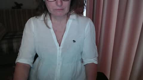 Lauraoven1 online show from 03.04.25