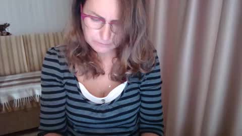 Lauraoven1 online show from 10.02.25